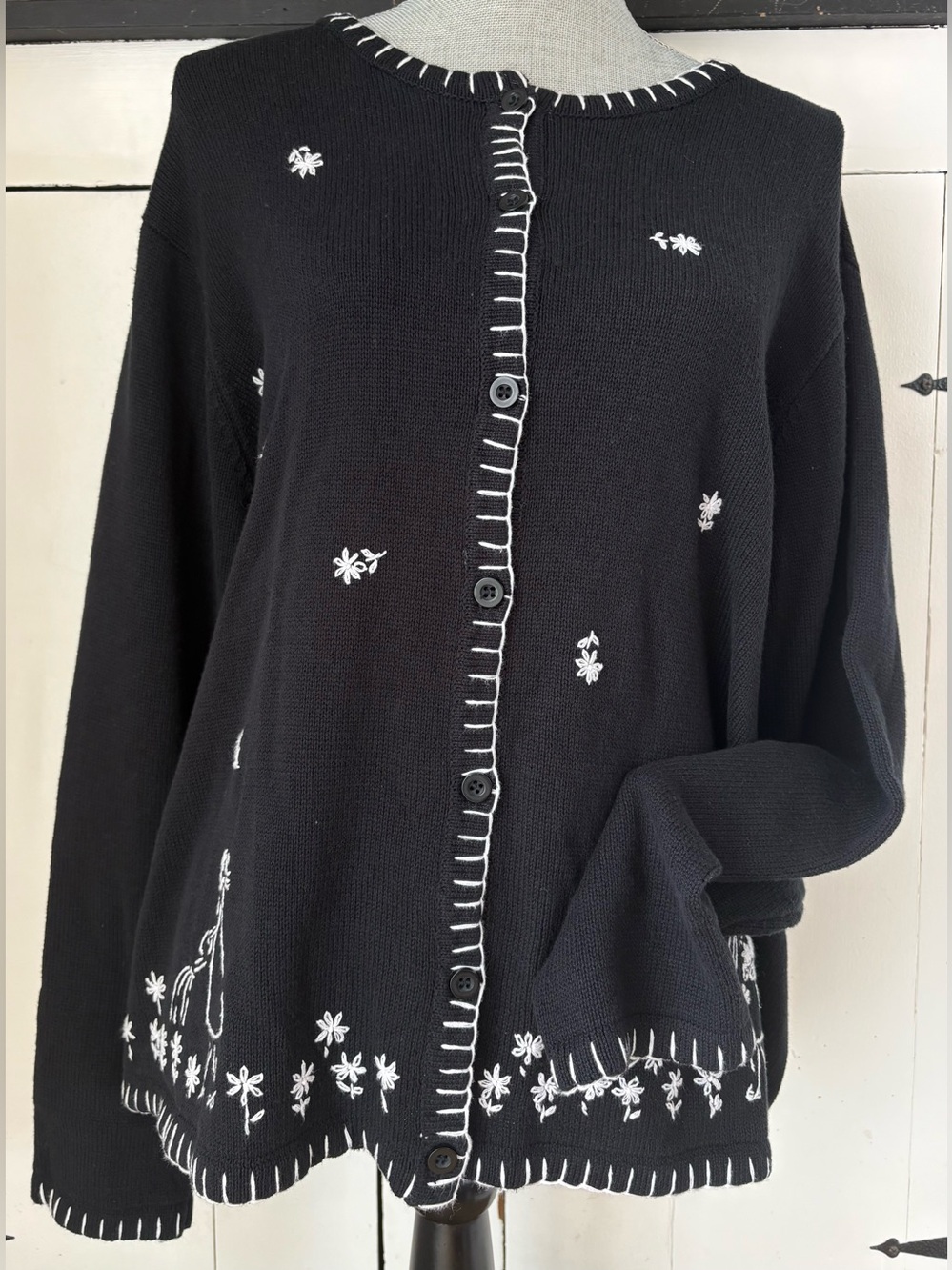 Vintage 90s Cotton Black Flower-Embroidered Button Cardigan Sweater Size XL